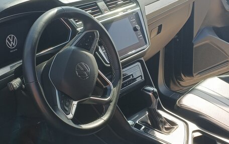 Volkswagen Tiguan II, 2022 год, 2 600 000 рублей, 9 фотография