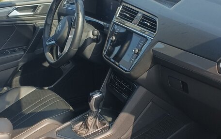 Volkswagen Tiguan II, 2022 год, 2 600 000 рублей, 10 фотография