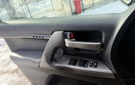 Toyota Land Cruiser 200, 2008 год, 2 700 000 рублей, 12 фотография