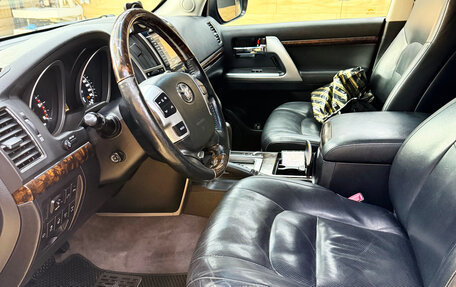 Toyota Land Cruiser 200, 2013 год, 3 250 000 рублей, 25 фотография