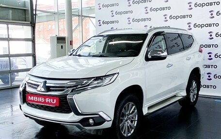 Mitsubishi Pajero Sport III рестайлинг, 2018 год, 2 820 000 рублей, 2 фотография