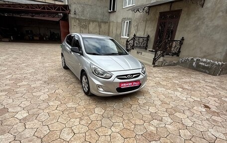Hyundai Solaris II рестайлинг, 2012 год, 730 000 рублей, 1 фотография
