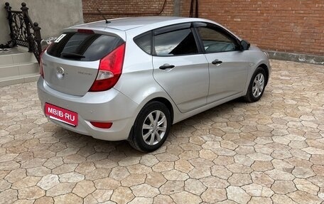 Hyundai Solaris II рестайлинг, 2012 год, 730 000 рублей, 3 фотография