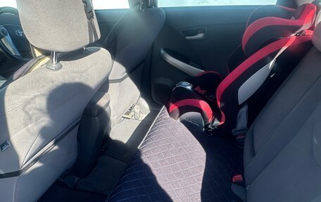 Toyota Prius, 2010 год, 980 000 рублей, 17 фотография