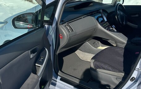 Toyota Prius, 2010 год, 980 000 рублей, 14 фотография