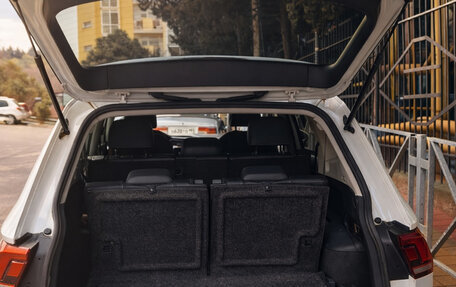 Volkswagen Tiguan II, 2021 год, 2 500 000 рублей, 4 фотография