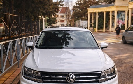 Volkswagen Tiguan II, 2021 год, 2 500 000 рублей, 3 фотография