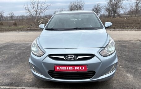 Hyundai Solaris II рестайлинг, 2012 год, 950 000 рублей, 1 фотография
