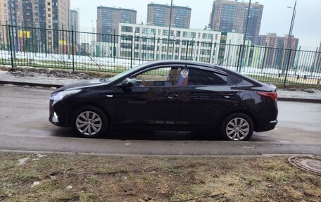 Hyundai Solaris II рестайлинг, 2021 год, 1 700 000 рублей, 3 фотография