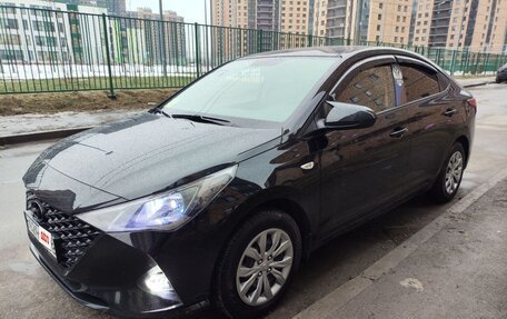 Hyundai Solaris II рестайлинг, 2021 год, 1 700 000 рублей, 2 фотография