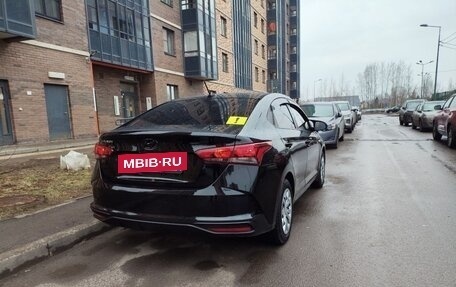 Hyundai Solaris II рестайлинг, 2021 год, 1 700 000 рублей, 5 фотография