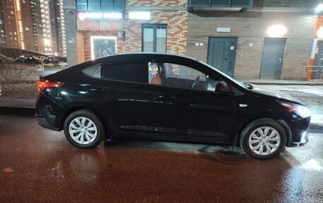 Hyundai Solaris II рестайлинг, 2021 год, 1 700 000 рублей, 13 фотография