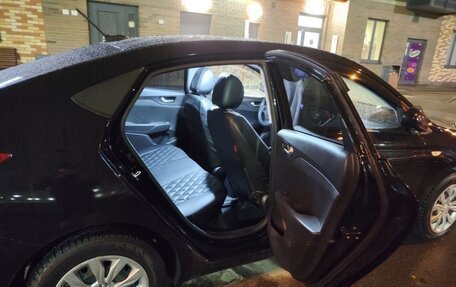 Hyundai Solaris II рестайлинг, 2021 год, 1 700 000 рублей, 20 фотография