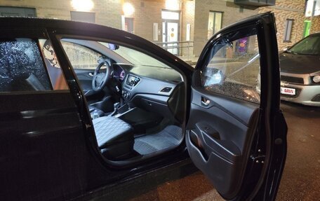 Hyundai Solaris II рестайлинг, 2021 год, 1 700 000 рублей, 22 фотография