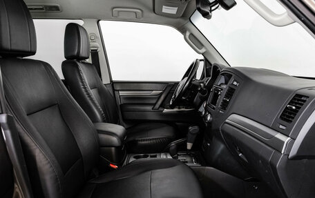 Mitsubishi Pajero IV, 2014 год, 2 499 000 рублей, 19 фотография