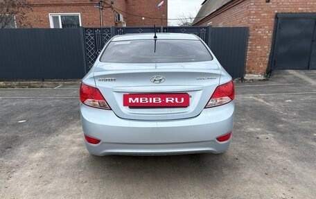 Hyundai Solaris II рестайлинг, 2012 год, 950 000 рублей, 4 фотография