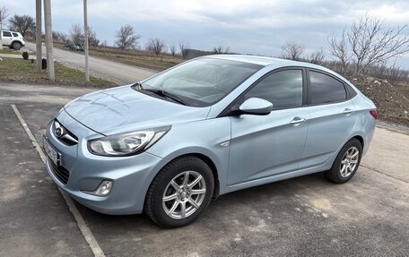 Hyundai Solaris II рестайлинг, 2012 год, 950 000 рублей, 2 фотография