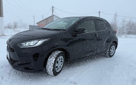 Toyota Yaris, 2021 год, 1 360 000 рублей, 3 фотография