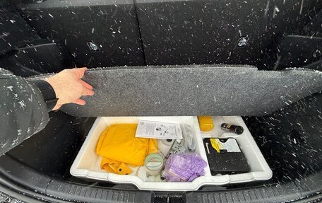 Toyota Yaris, 2021 год, 1 360 000 рублей, 18 фотография