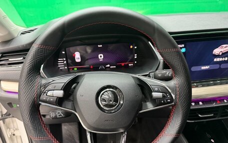 Skoda Octavia IV, 2022 год, 1 900 000 рублей, 10 фотография