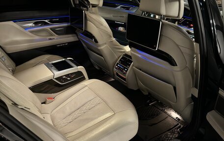 BMW 7 серия, 2017 год, 3 300 000 рублей, 4 фотография