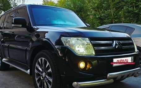 Mitsubishi Pajero IV, 2011 год, 2 300 000 рублей, 2 фотография