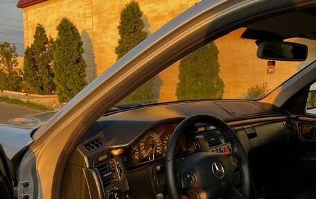 Mercedes-Benz E-Класс, 1999 год, 750 000 рублей, 6 фотография