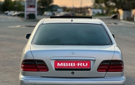 Mercedes-Benz E-Класс, 1999 год, 750 000 рублей, 3 фотография