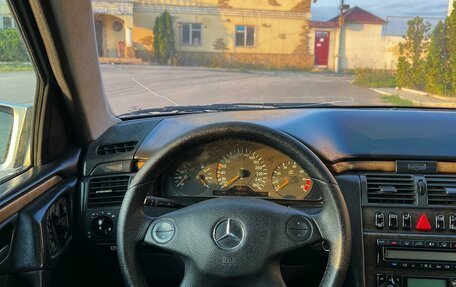 Mercedes-Benz E-Класс, 1999 год, 750 000 рублей, 10 фотография