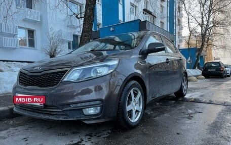 KIA Rio III рестайлинг, 2016 год, 1 000 000 рублей, 5 фотография