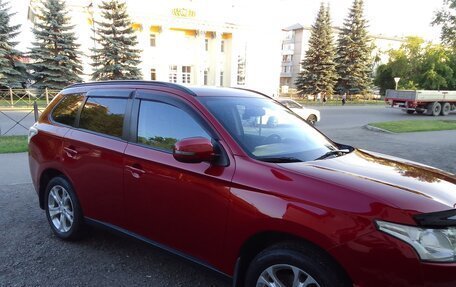 Mitsubishi Outlander III рестайлинг 3, 2013 год, 1 700 000 рублей, 3 фотография