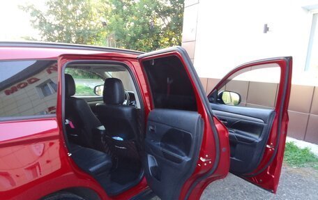 Mitsubishi Outlander III рестайлинг 3, 2013 год, 1 700 000 рублей, 7 фотография