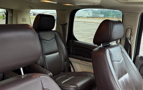 Cadillac Escalade III, 2010 год, 1 950 000 рублей, 18 фотография