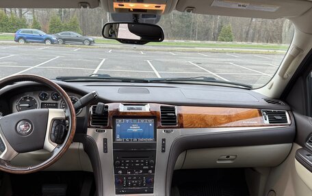 Cadillac Escalade III, 2010 год, 1 950 000 рублей, 24 фотография