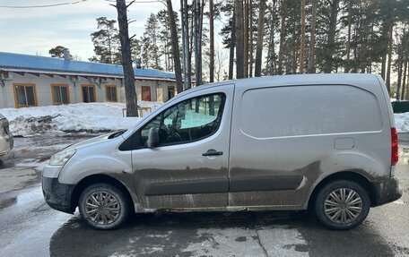 Peugeot Partner II рестайлинг 2, 2011 год, 450 000 рублей, 2 фотография