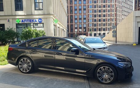 BMW 5 серия, 2019 год, 5 300 000 рублей, 2 фотография
