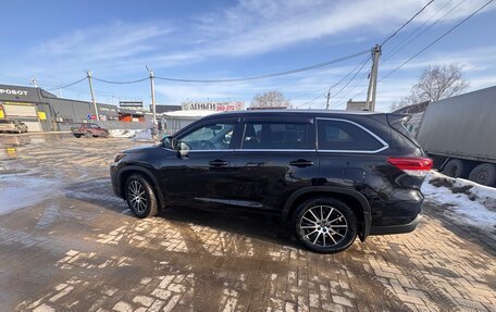 Toyota Highlander III, 2018 год, 4 200 000 рублей, 8 фотография