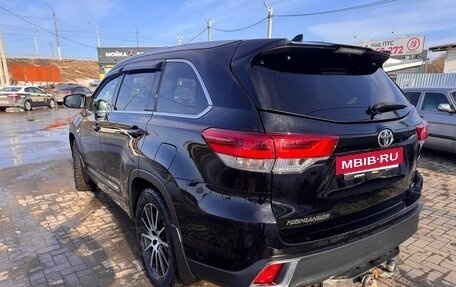 Toyota Highlander III, 2018 год, 4 200 000 рублей, 6 фотография