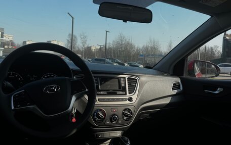 Hyundai Solaris II рестайлинг, 2021 год, 1 890 000 рублей, 6 фотография