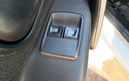 Renault Logan II, 2021 год, 600 000 рублей, 3 фотография