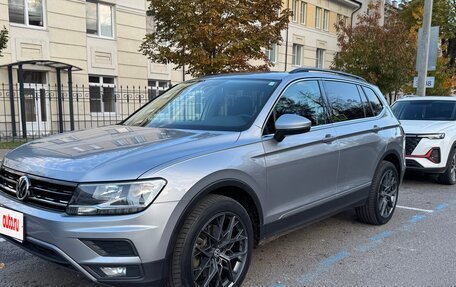 Volkswagen Tiguan II, 2019 год, 2 500 000 рублей, 3 фотография