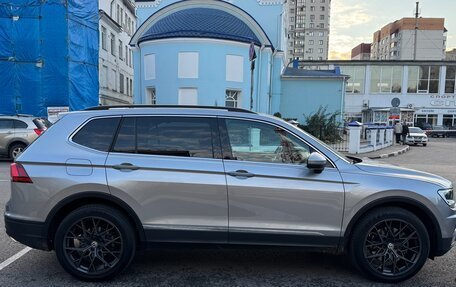 Volkswagen Tiguan II, 2019 год, 2 500 000 рублей, 4 фотография