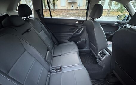 Volkswagen Tiguan II, 2019 год, 2 500 000 рублей, 11 фотография