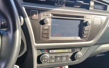 Toyota Auris II, 2014 год, 1 250 000 рублей, 7 фотография