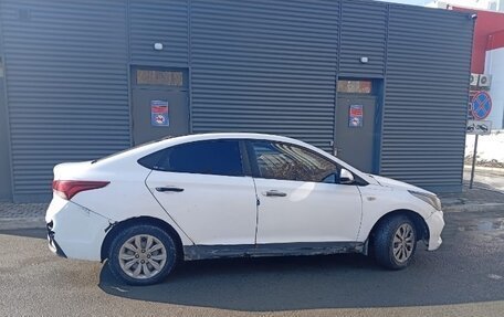 Hyundai Solaris II рестайлинг, 2017 год, 360 000 рублей, 3 фотография