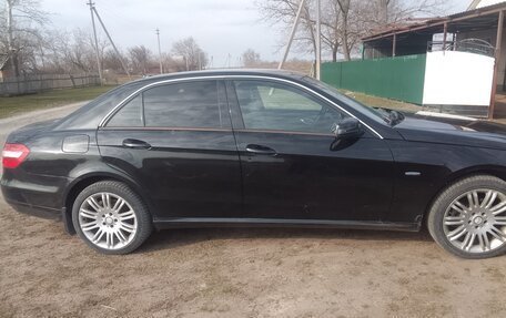 Mercedes-Benz E-Класс, 2010 год, 1 370 000 рублей, 2 фотография