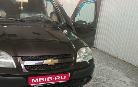 Chevrolet Niva I рестайлинг, 2016 год, 575 000 рублей, 7 фотография