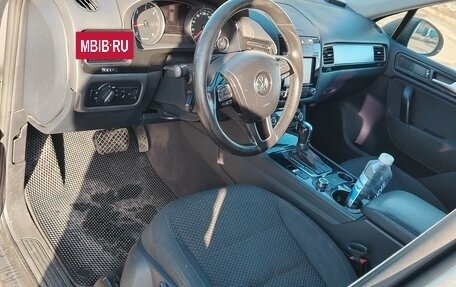 Volkswagen Touareg III, 2011 год, 1 700 000 рублей, 2 фотография