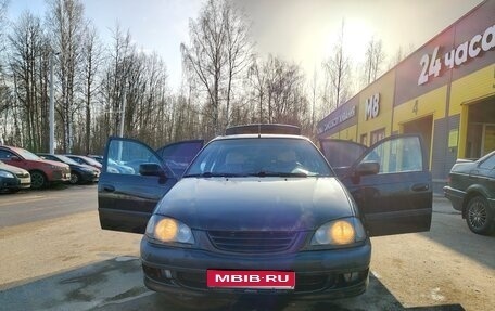 Toyota Avensis III рестайлинг, 1999 год, 320 000 рублей, 1 фотография