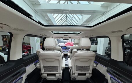 Mercedes-Benz V-Класс, 2024 год, 12 690 000 рублей, 27 фотография